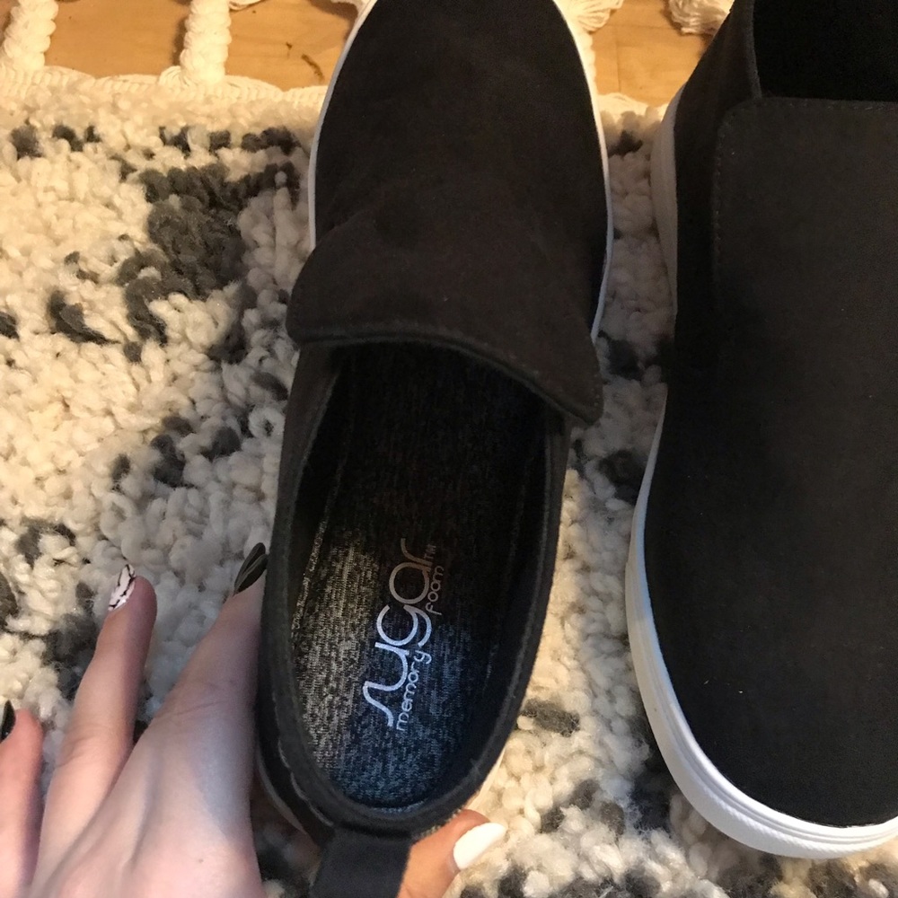 Black high top sneakers - Picture 3 of 3